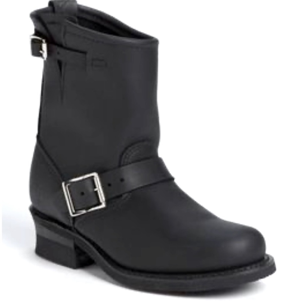 FRYE women’s Engineer boots size 8.5 NEVER WORN
